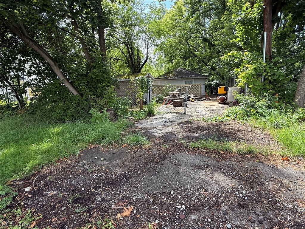 1504 Manhattan Avenue Youngstown OH 44509