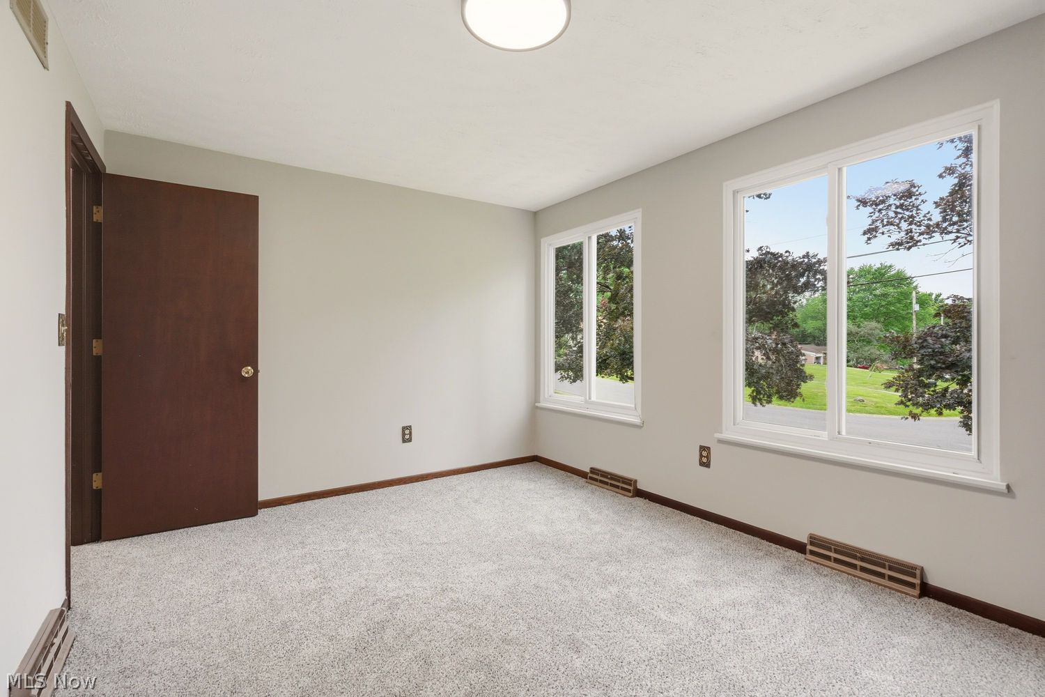 7606 Woodcrest Avenue NE Canton OH 44721