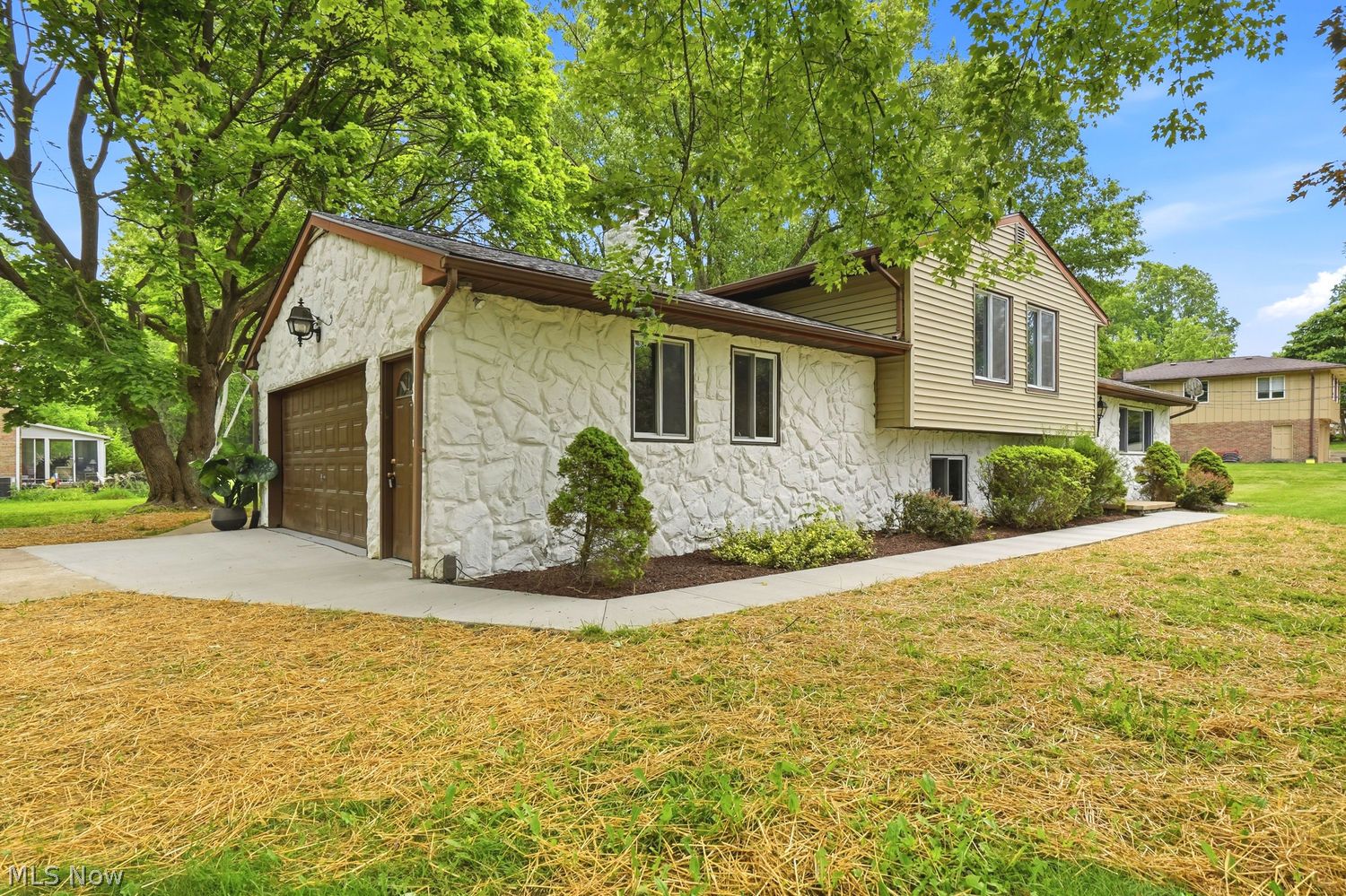 7606 Woodcrest Avenue NE Canton OH 44721