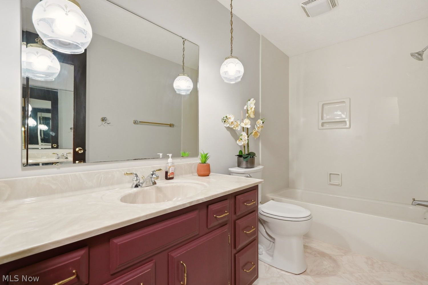 7606 Woodcrest Avenue NE Canton OH 44721