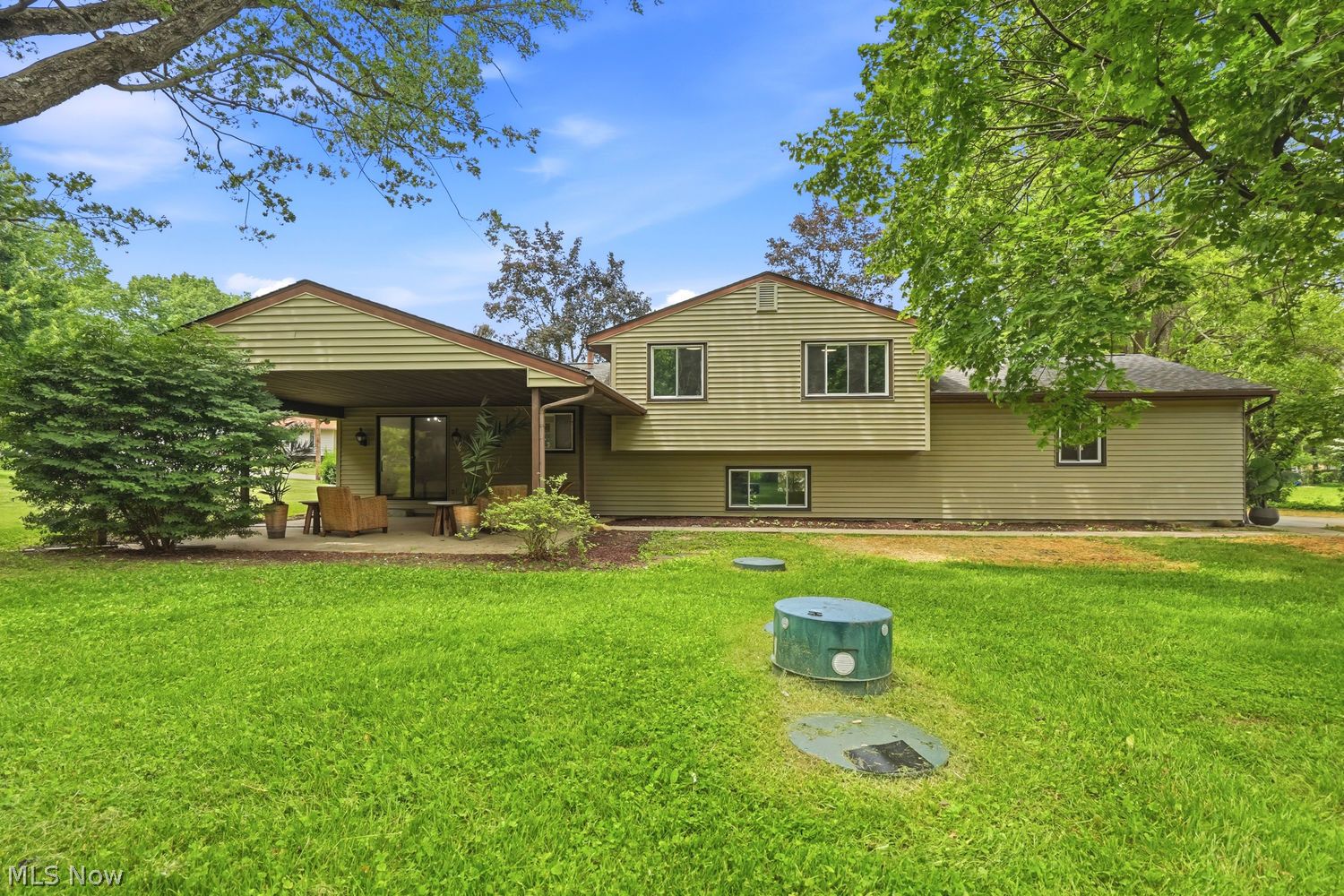7606 Woodcrest Avenue NE Canton OH 44721