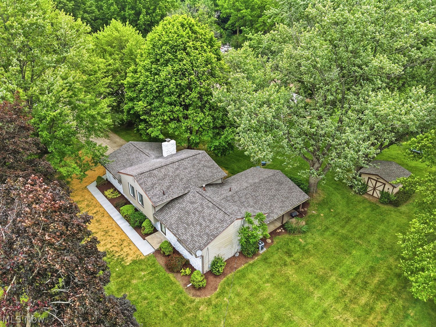 7606 Woodcrest Avenue NE Canton OH 44721