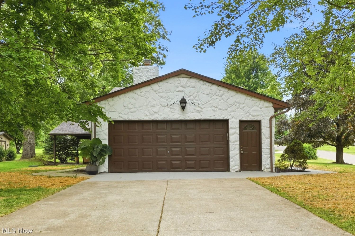 7606 Woodcrest Avenue NE Canton OH 44721