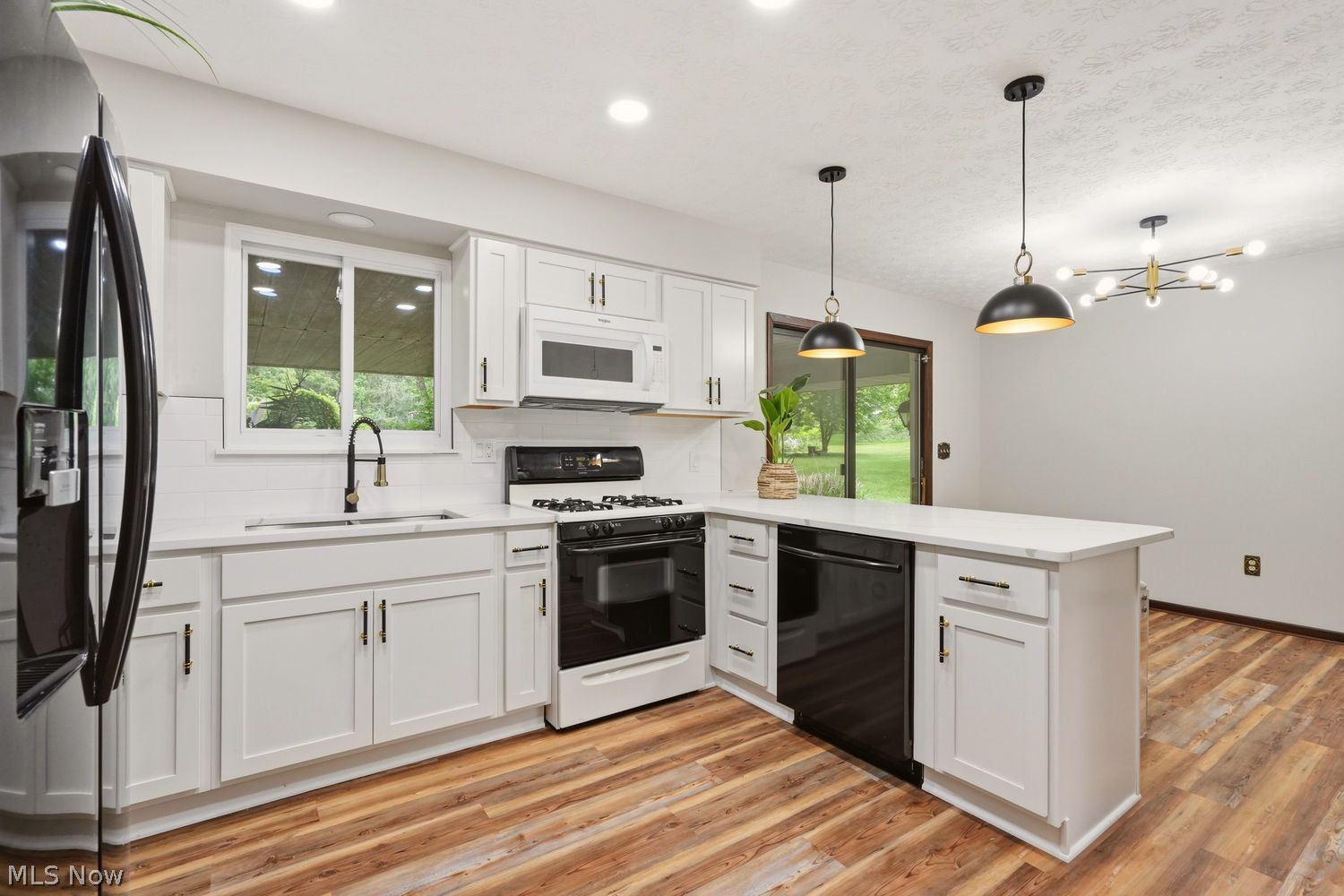7606 Woodcrest Avenue NE Canton OH 44721
