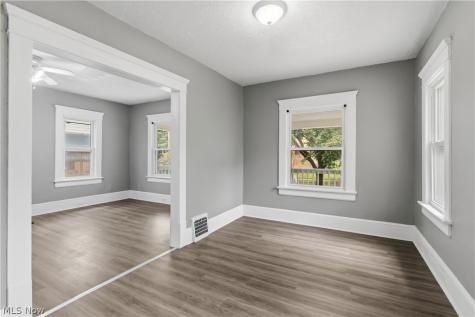 980 Pardee Avenue Akron OH 44306