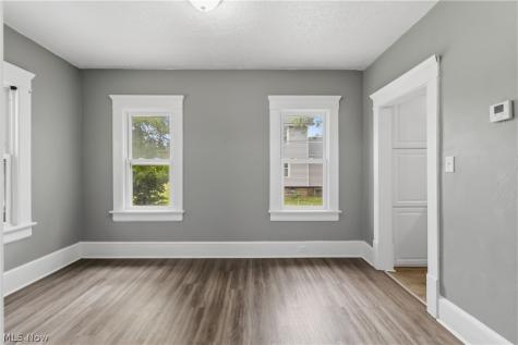 980 Pardee Avenue Akron OH 44306