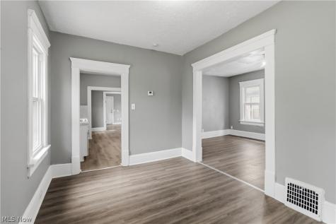 980 Pardee Avenue Akron OH 44306