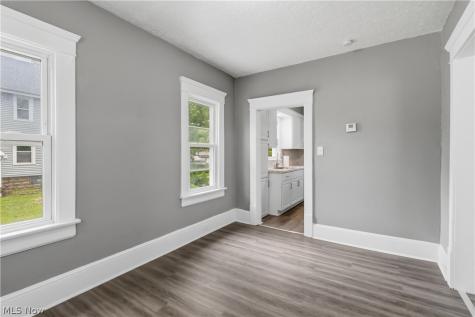 980 Pardee Avenue Akron OH 44306