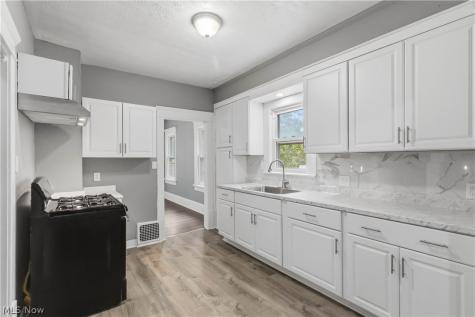 980 Pardee Avenue Akron OH 44306