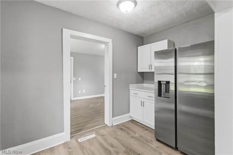 980 Pardee Avenue Akron OH 44306