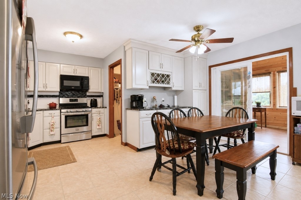 5566 River Road Madison OH 44057