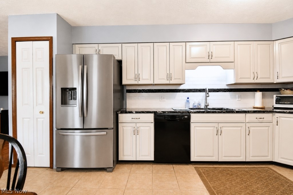 5566 River Road Madison OH 44057