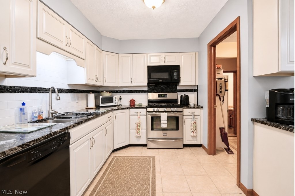 5566 River Road Madison OH 44057