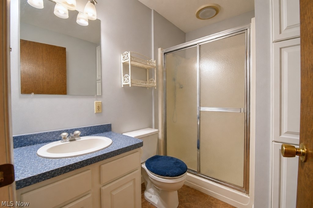 5566 River Road Madison OH 44057