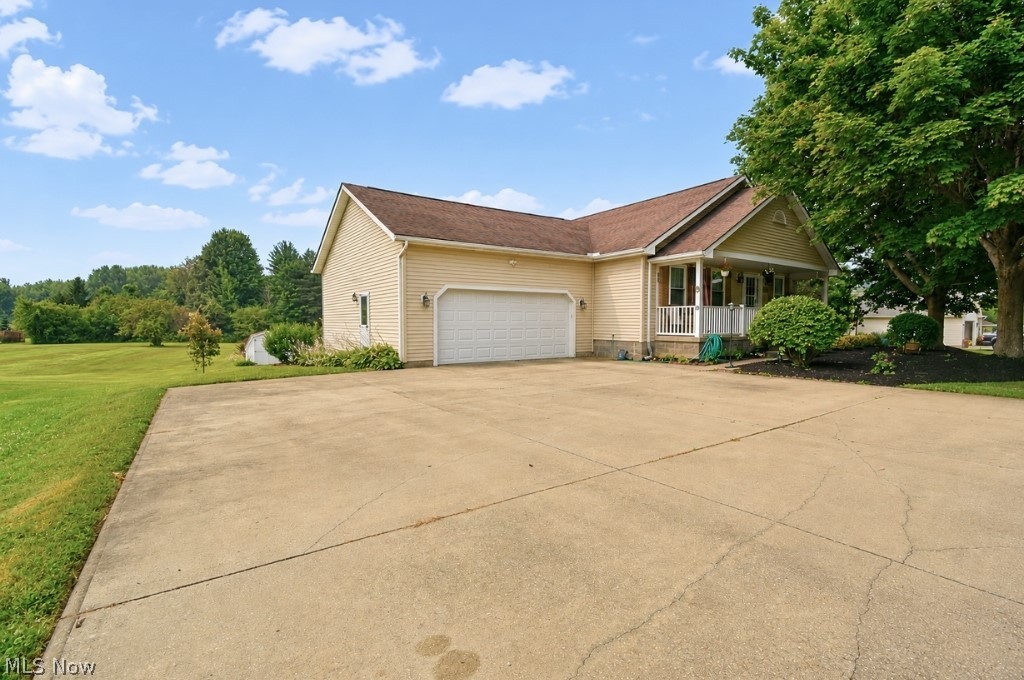 5566 River Road Madison OH 44057