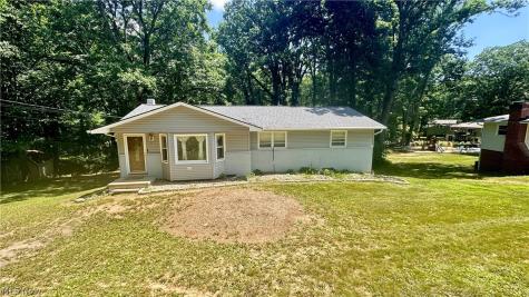 8470 Shadyview Avenue NW Clinton OH 44216