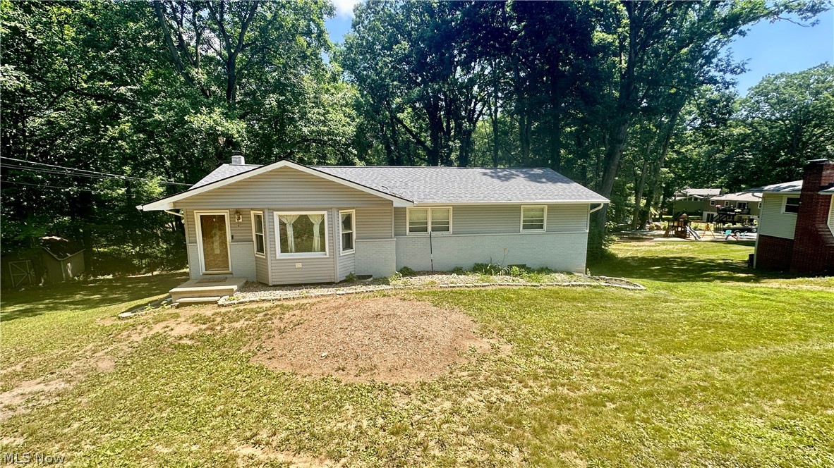 8470 Shadyview Avenue NW Clinton OH 44216