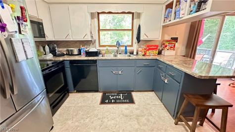 8470 Shadyview Avenue NW Clinton OH 44216