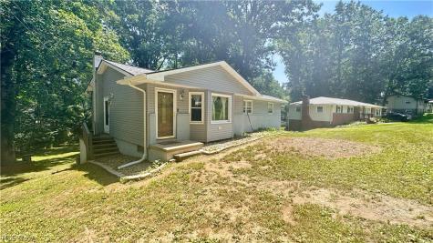 8470 Shadyview Avenue NW Clinton OH 44216