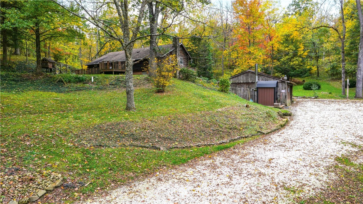 3239 Salineville Road NE Carrollton OH 44615