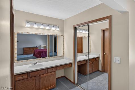 8307 Old Post Road Olmsted Falls OH 44138