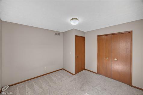 8307 Old Post Road Olmsted Falls OH 44138