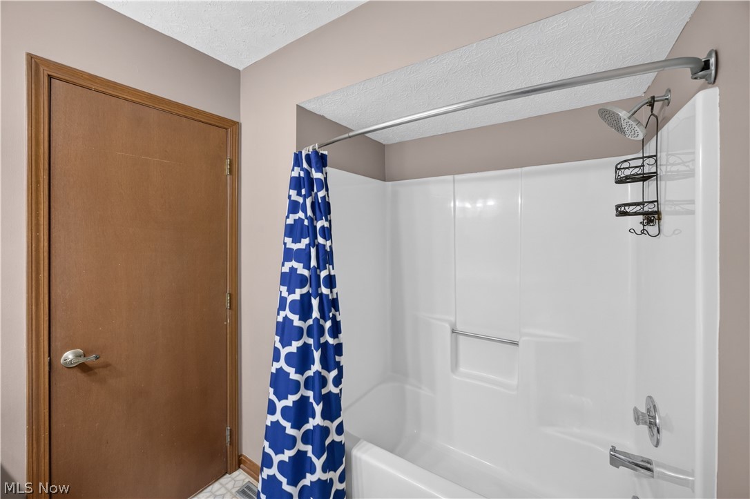 8307 Old Post Road Olmsted Falls OH 44138