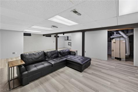 8307 Old Post Road Olmsted Falls OH 44138