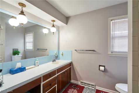 636 Franklin Avenue Cuyahoga Falls OH 44221