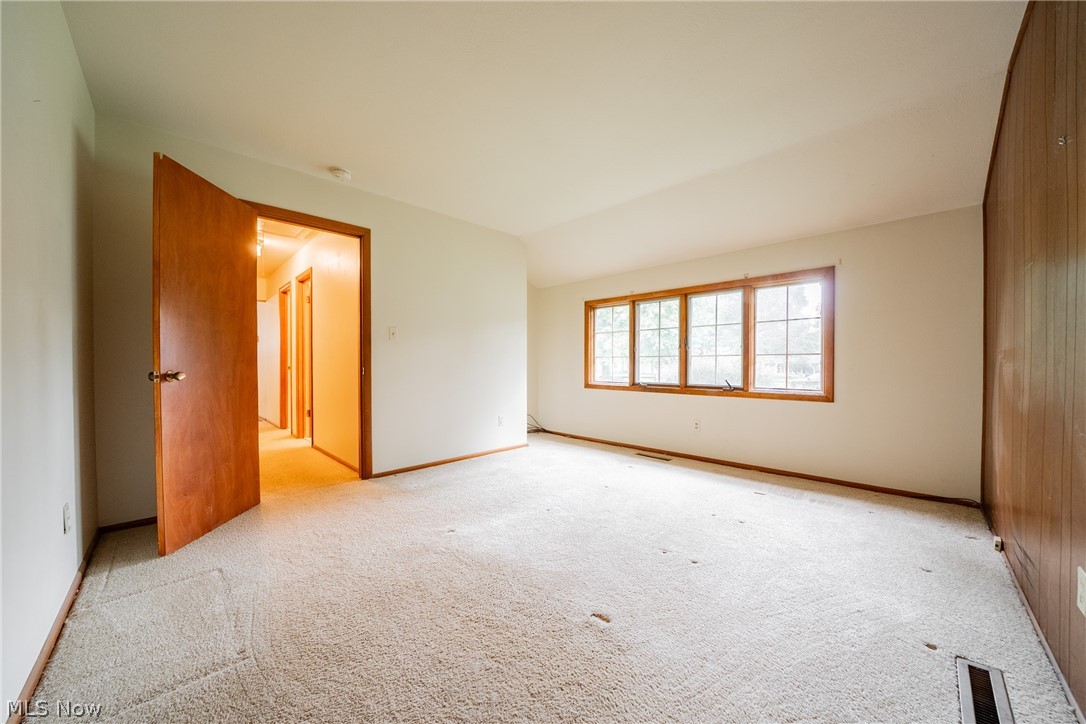 734 Kenwood Drive Mayfield Village OH 44040