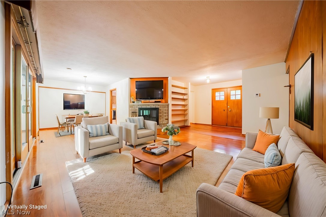 734 Kenwood Drive Mayfield Village OH 44040