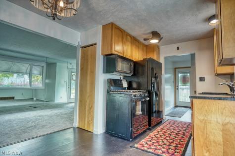 396 Skyview Road Cleveland OH 44109