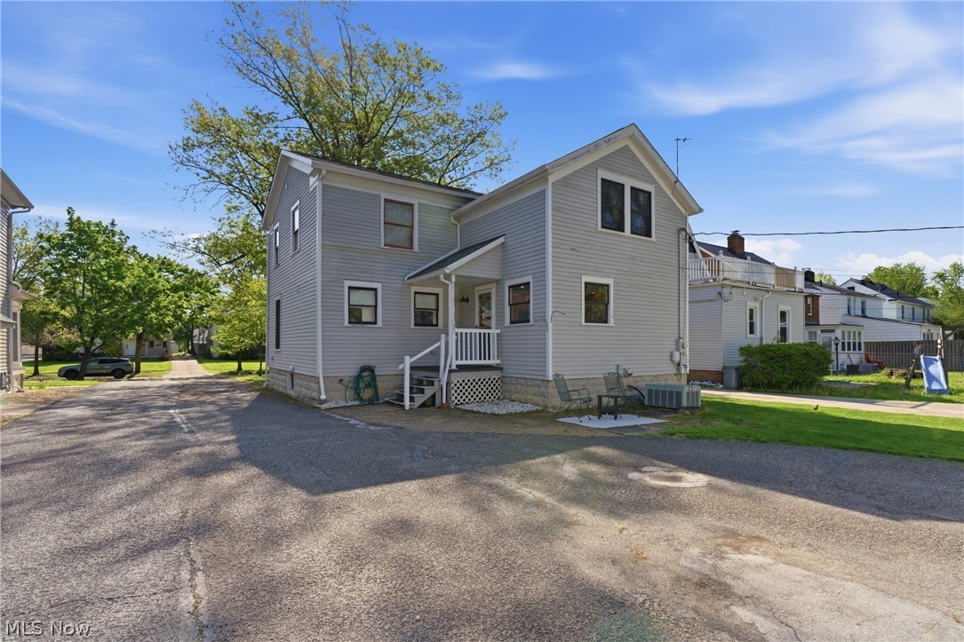 3674 Stoer Road Shaker Heights OH 44122