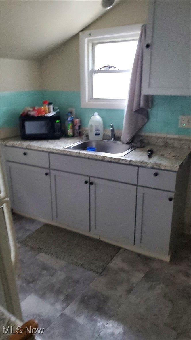 1979 W 54th Street Cleveland OH 44102