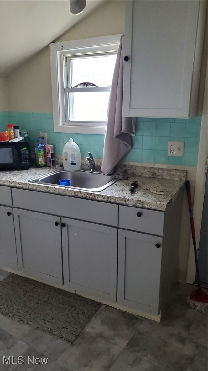 1979 W 54th Street Cleveland OH 44102