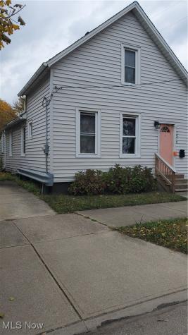 1979 W 54th Street Cleveland OH 44102