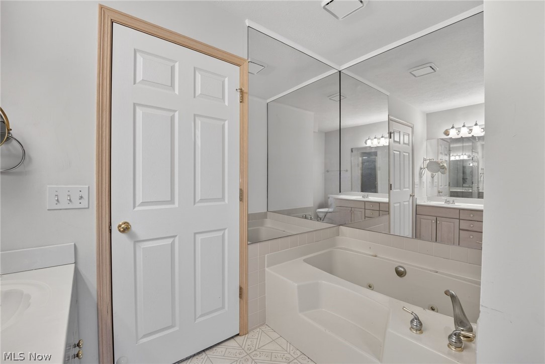 6284 S Applecross Road Highland Heights OH 44143