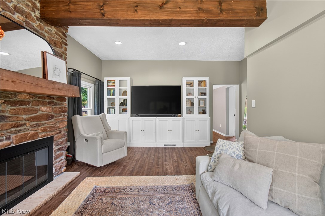 1240 Aberth Drive Akron OH 44320