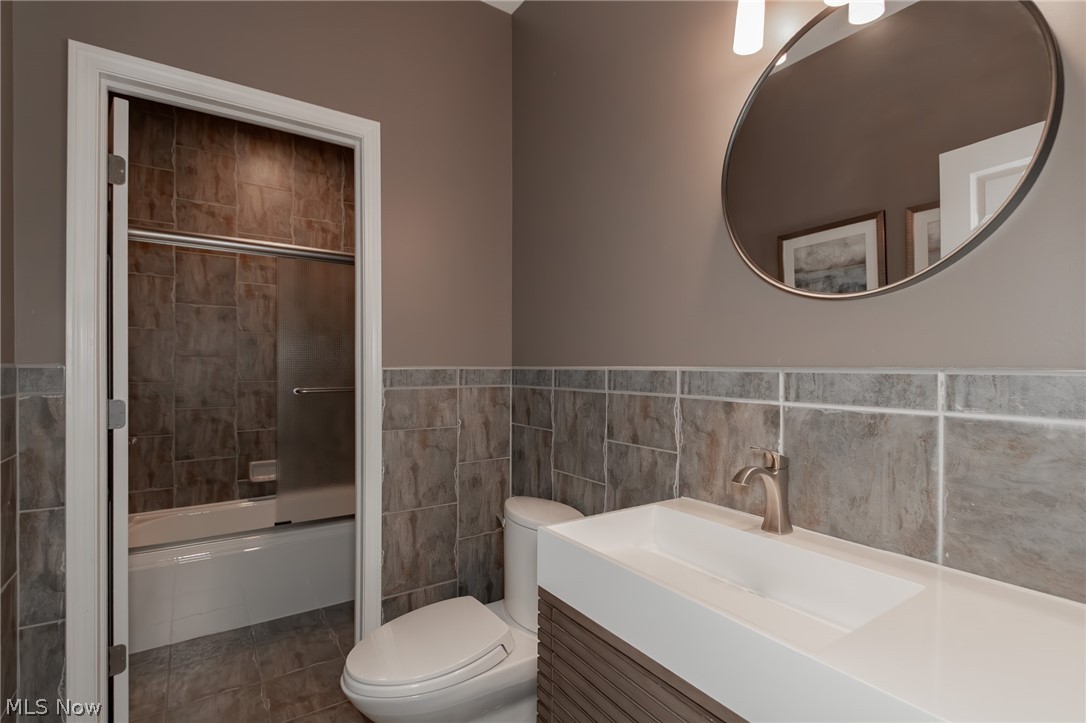 11565 Robin Wood Lane Chagrin Falls OH 44023