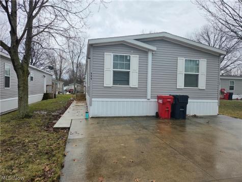 444 Westwoods Amherst OH 44001