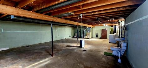 253 Oregon Avenue Louisville OH 44641