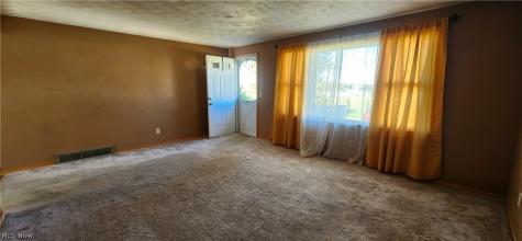 253 Oregon Avenue Louisville OH 44641