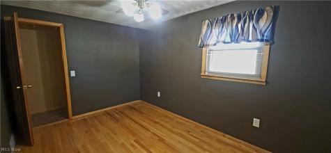 253 Oregon Avenue Louisville OH 44641