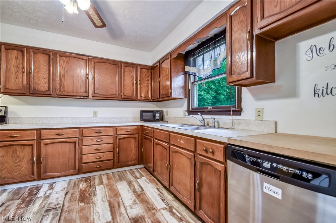 6487 Shaffer Road NW Warren OH 44481