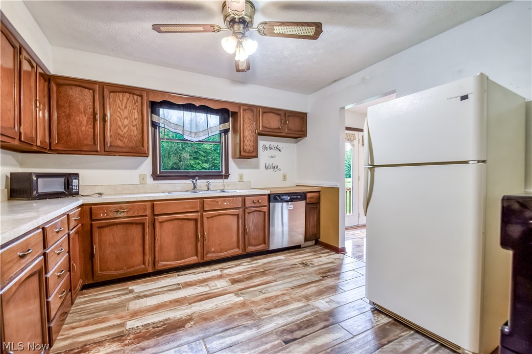 6487 Shaffer Road NW Warren OH 44481
