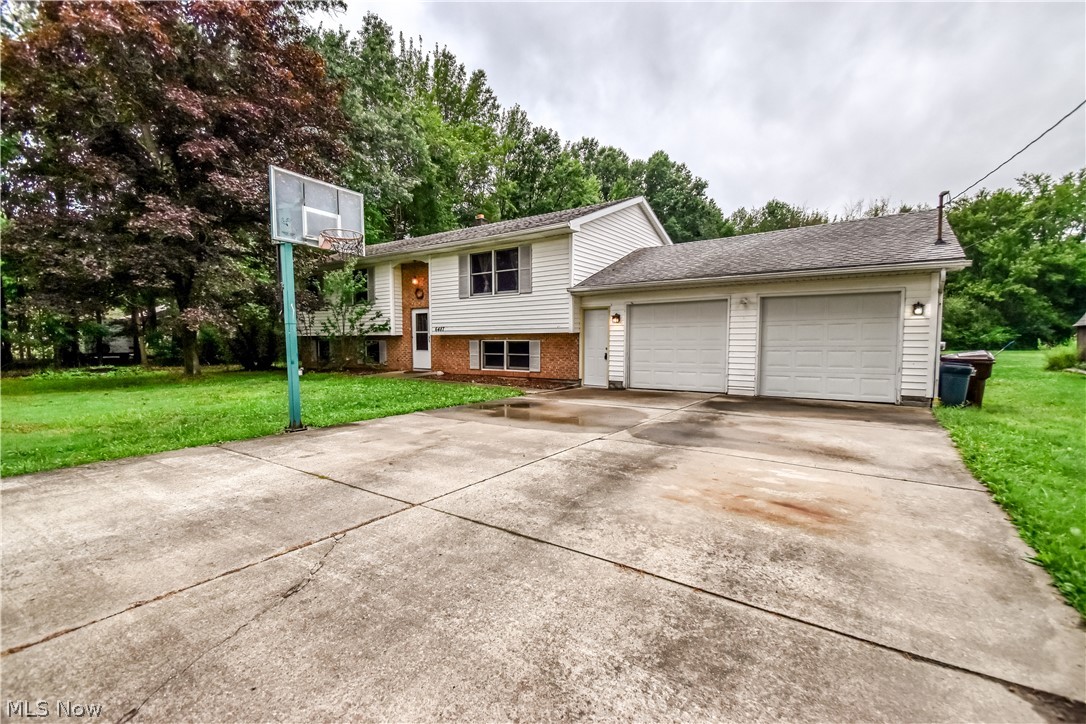 6487 Shaffer Road NW Warren OH 44481