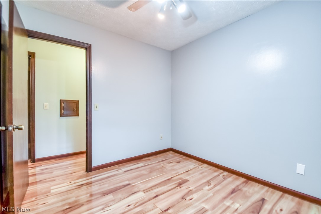 6487 Shaffer Road NW Warren OH 44481