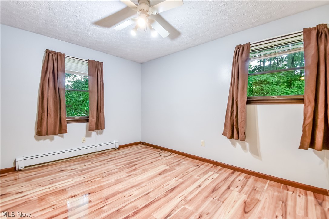 6487 Shaffer Road NW Warren OH 44481