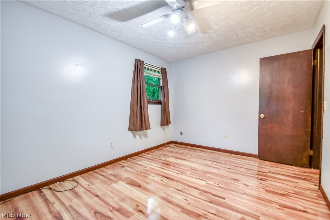 6487 Shaffer Road NW Warren OH 44481