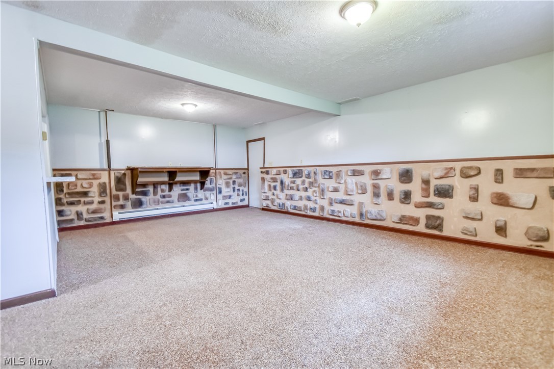 6487 Shaffer Road NW Warren OH 44481